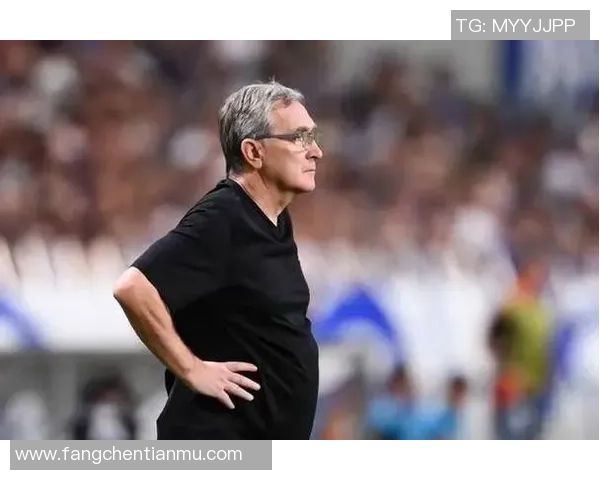 足球巨星赛场突然脱鞋举动引发热议背后原因耐人寻味 足球巨星赛场突然脱鞋举动引发热议背后原因耐人寻味