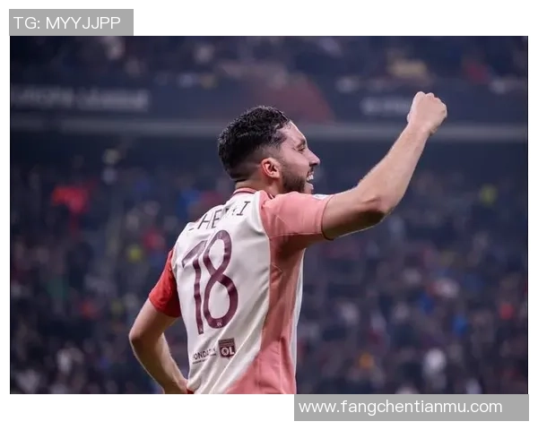 足球场上传奇球星风采尽显，赛场英雄瞬间定格成经典瞬间